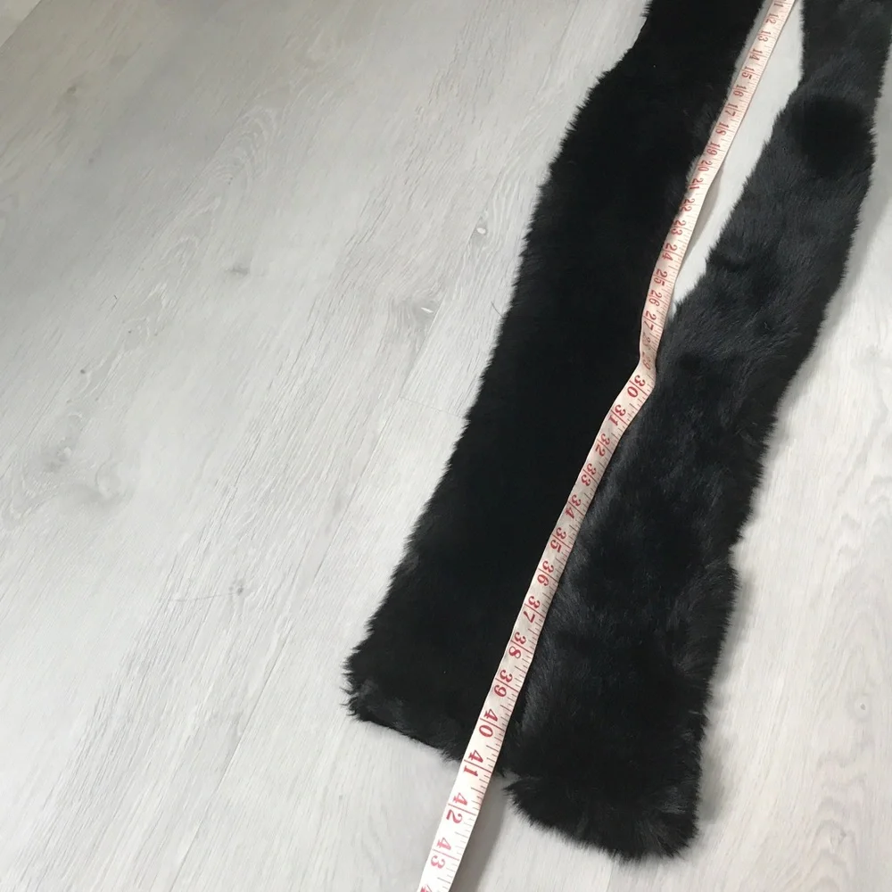 ARITZIA BABATON BLACK FAUX SCARF RECTANGLE WRAP